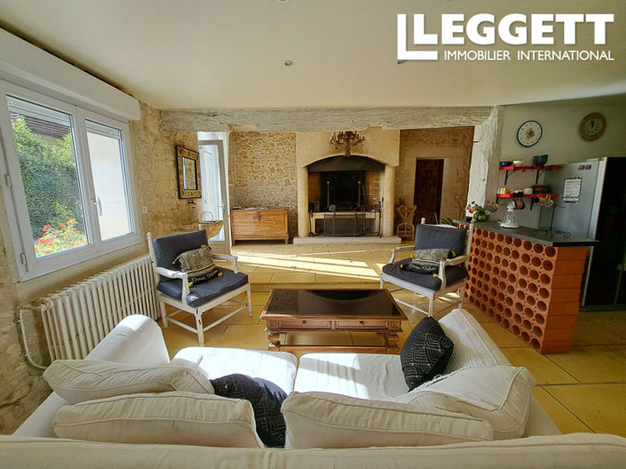 Image No.8-5 Bed House for sale