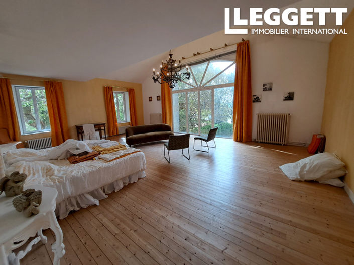 Image No.9-5 Bed House for sale