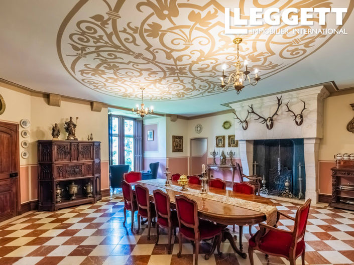 Image No.4-9 Bed Chateaux for sale