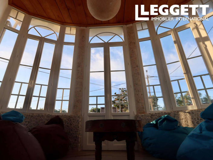 Image No.6-5 Bed House for sale