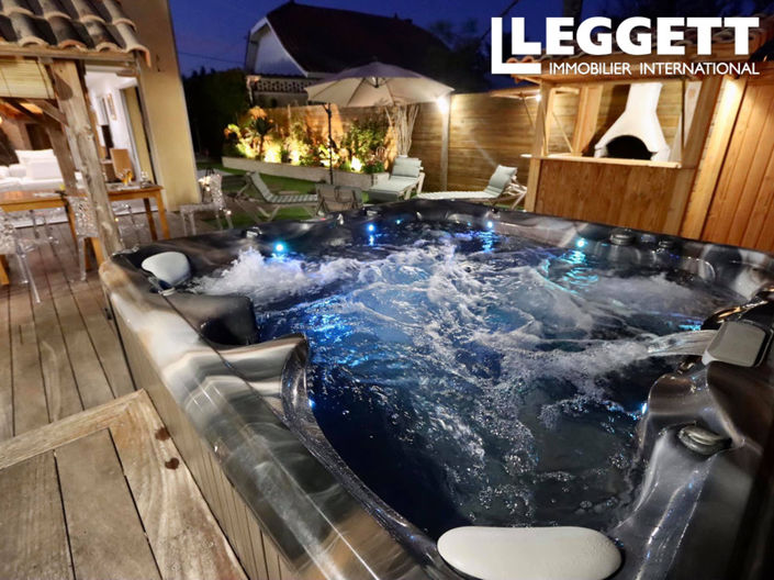 Image No.9-5 Bed House for sale