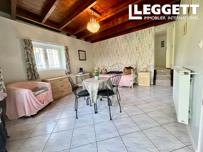 Image No.10-5 Bed House for sale