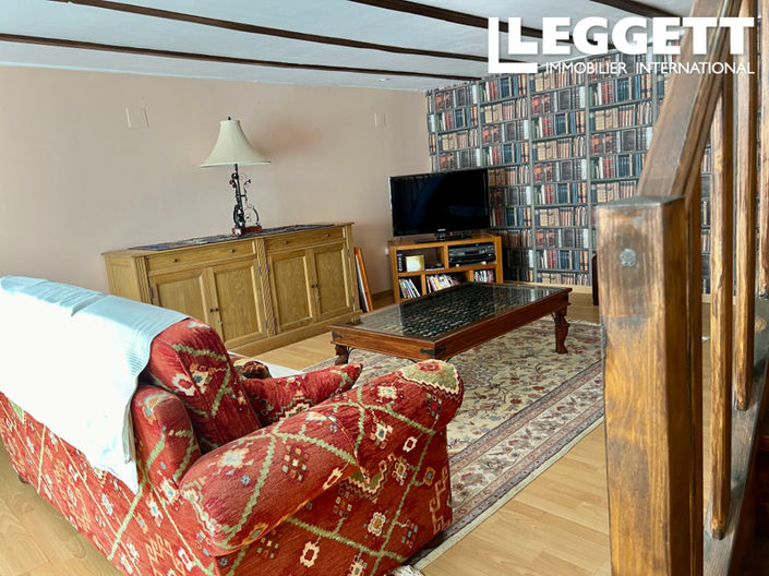 Image No.7-5 Bed House for sale