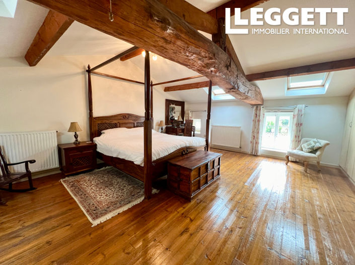 Image No.9-5 Bed House for sale