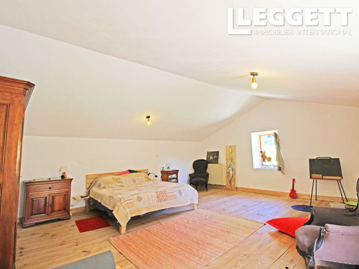 Image No.2-5 Bed House for sale