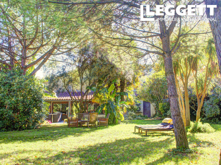 Image No.10-6 Bed House for sale