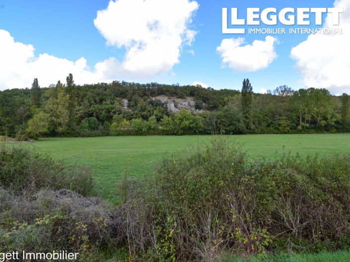 Image No.5-8 Bed Commercial for sale