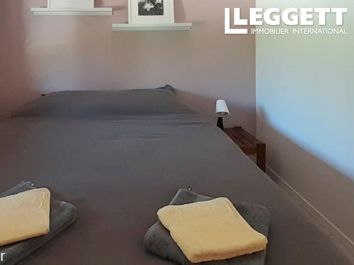 Image No.9-8 Bed Commercial for sale