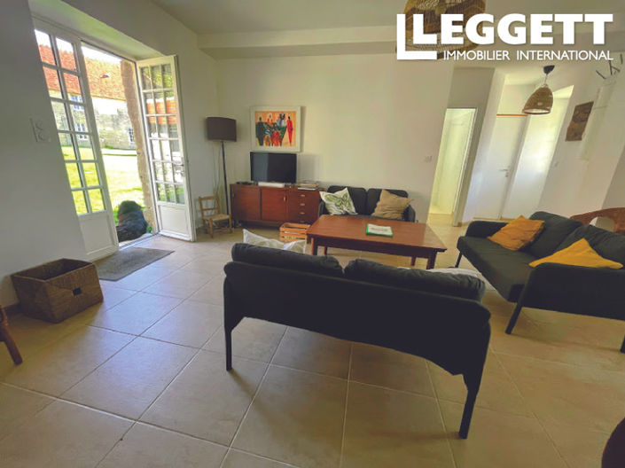 Image No.7-14 Bed Chateaux for sale