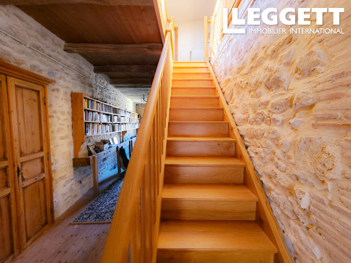 Image No.10-3 Bed House for sale