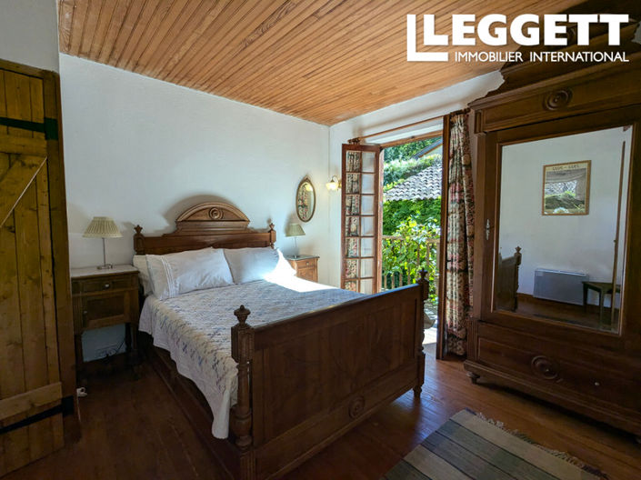 Image No.6-3 Bed House for sale