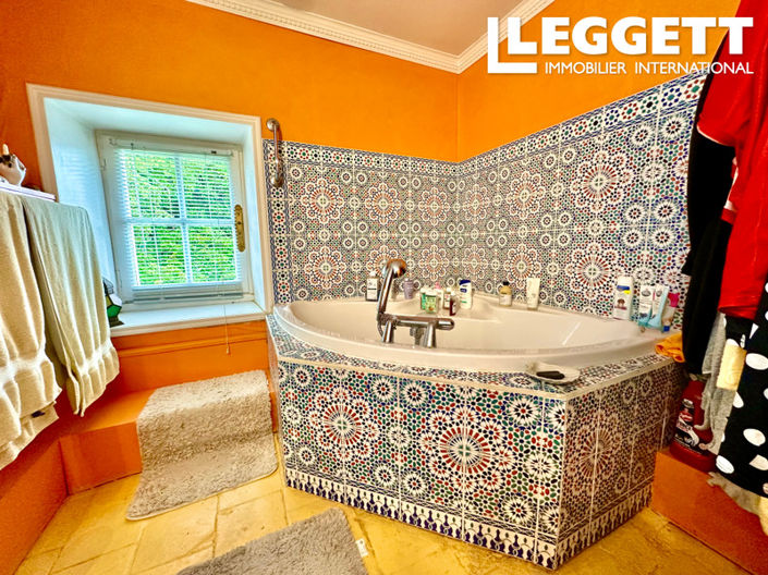 Image No.10-5 Bed House for sale