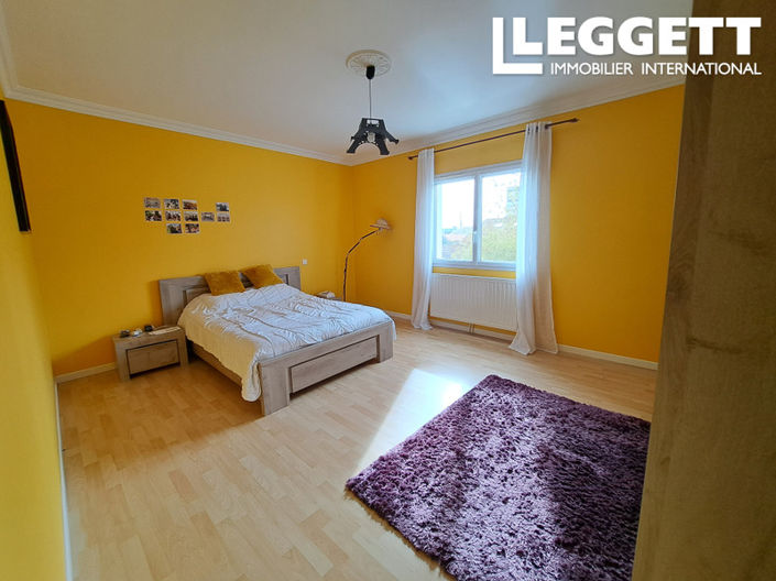 Image No.6-5 Bed House for sale