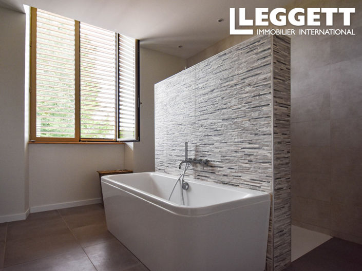 Image No.9-5 Bed House for sale