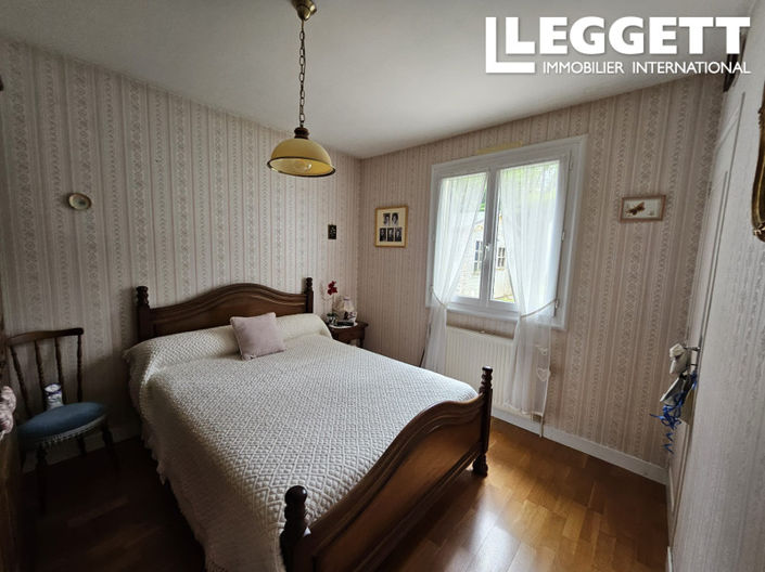 Image No.6-4 Bed House for sale