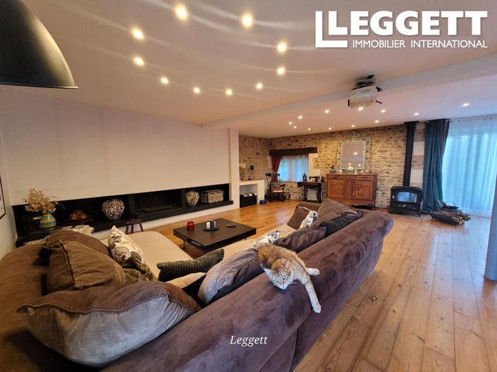 Image No.9-7 Bed House for sale