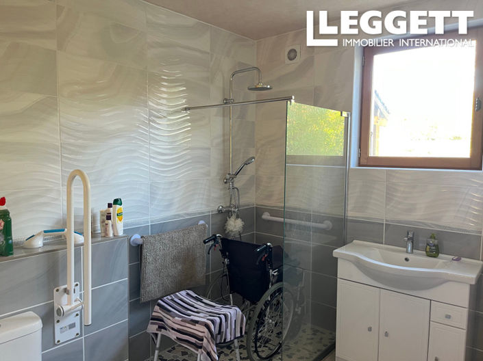 Image No.10-3 Bed House for sale