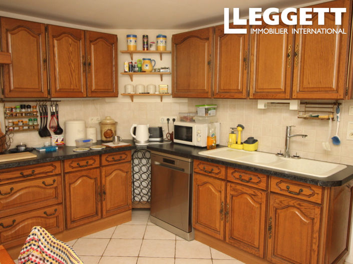 Image No.2-4 Bed House for sale