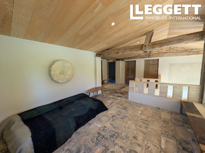 Image No.8-3 Bed House for sale