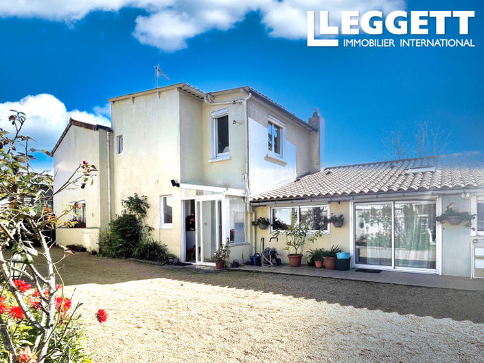 Image No.2-Maison de 3 chambres à vendre à Deux-Sevres