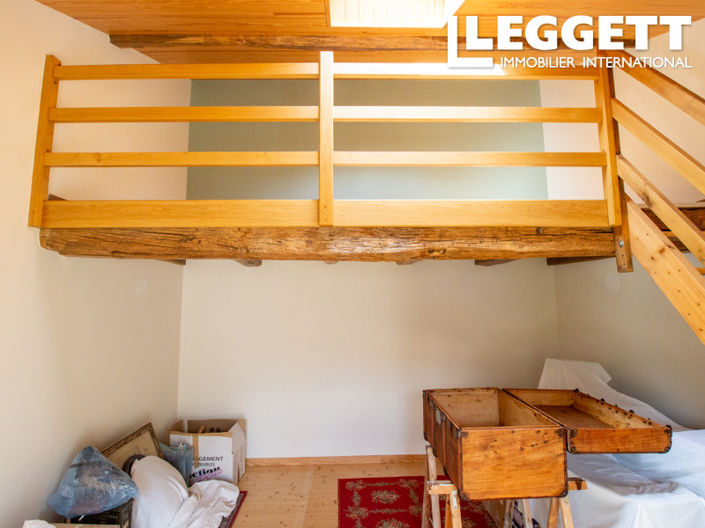 Image No.8-6 Bed House for sale