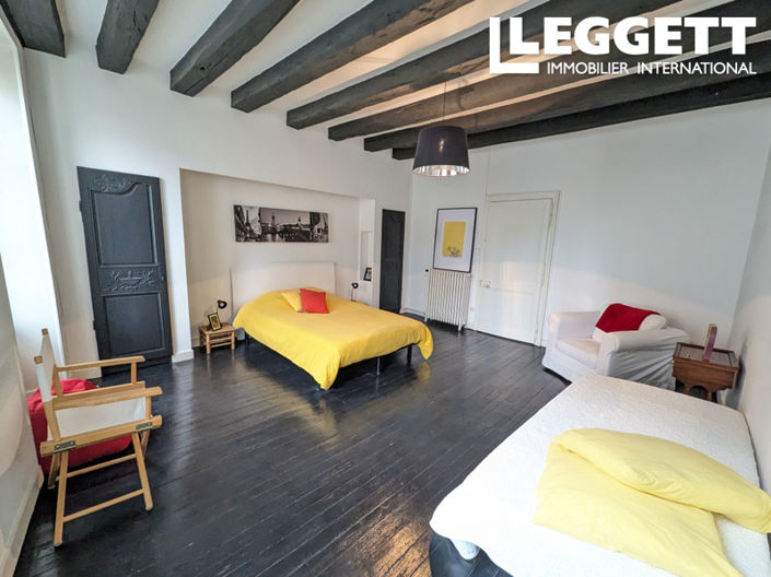 Image No.5-10 Bed House for sale