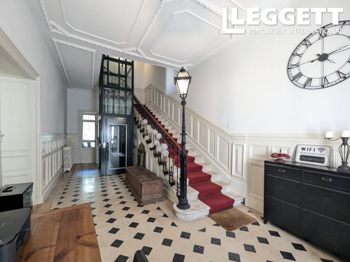 Image No.6-10 Bed House for sale