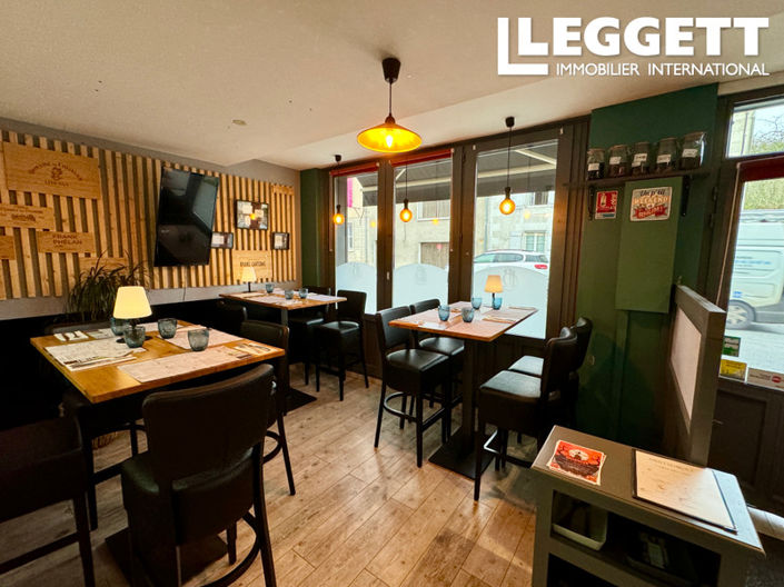 Image No.4-Commercial de 5 chambres à vendre à Charente