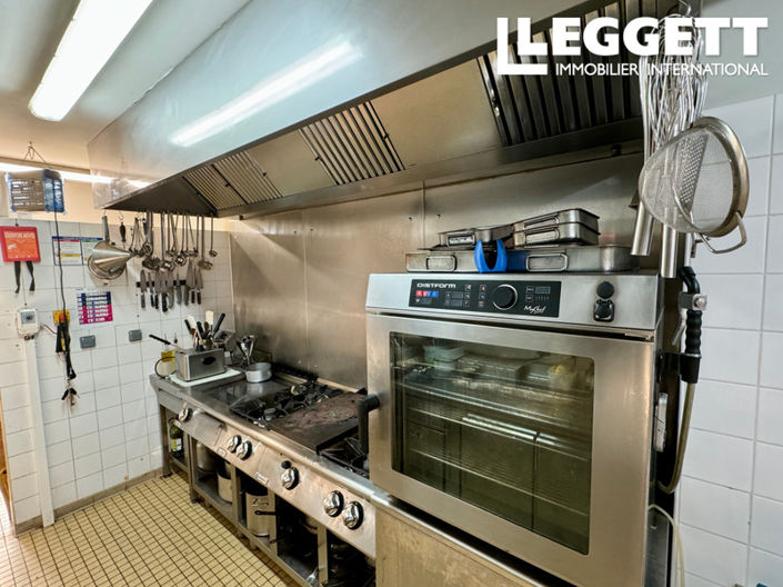 Image No.6-Commercial de 5 chambres à vendre à Charente