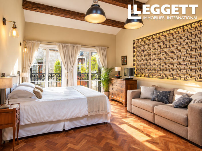 Image No.6-11 Bed Commercial for sale
