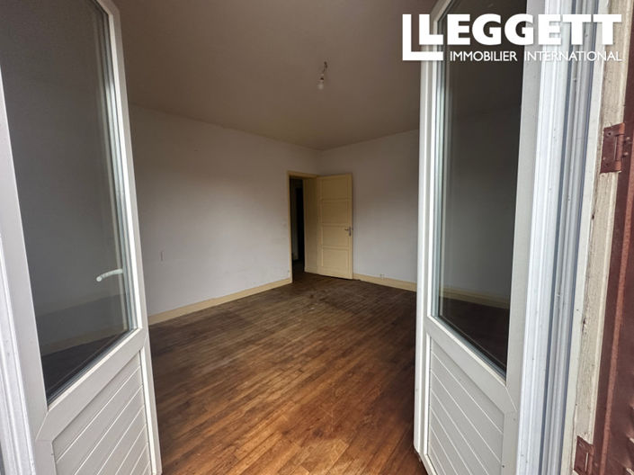 Image No.6-4 Bed House for sale