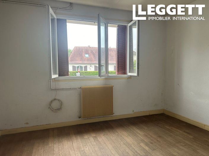 Image No.9-4 Bed House for sale