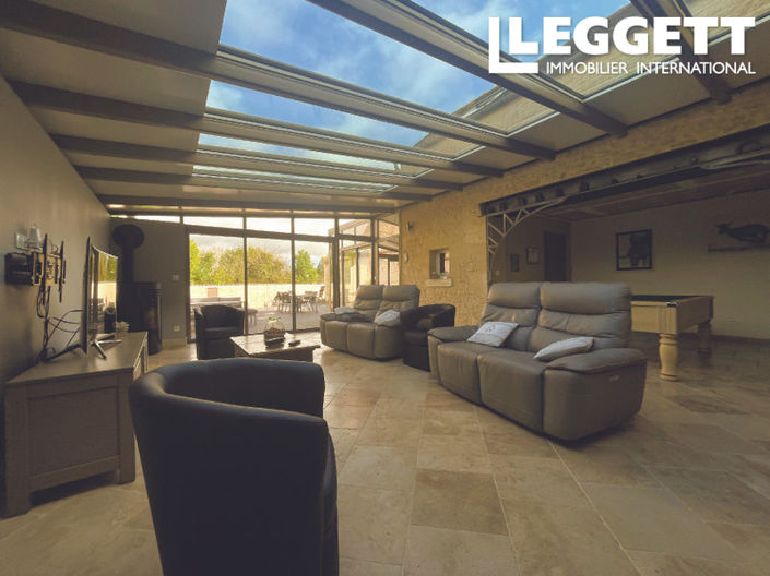 Image No.1-4 Bed House for sale