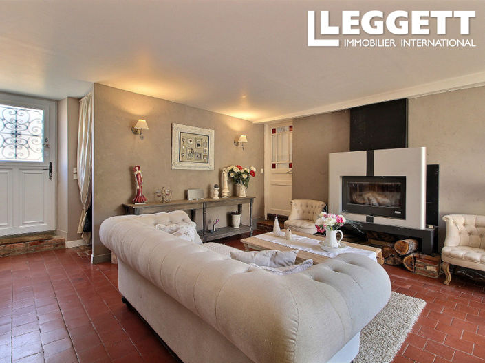 Image No.10-10 Bed House for sale