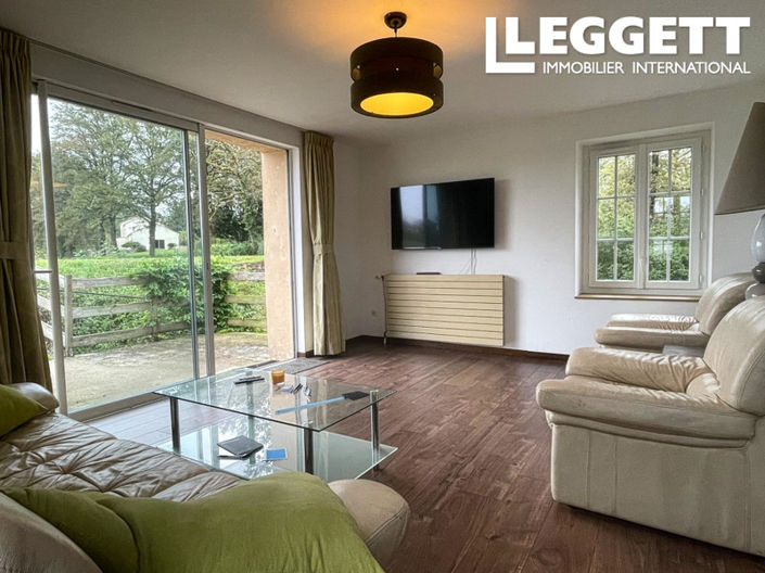 Image No.8-8 Bed House for sale