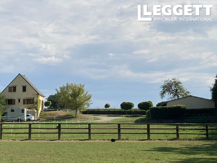 Image No.8-3 Bed Commercial for sale