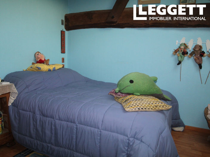 Image No.10-3 Bed House for sale