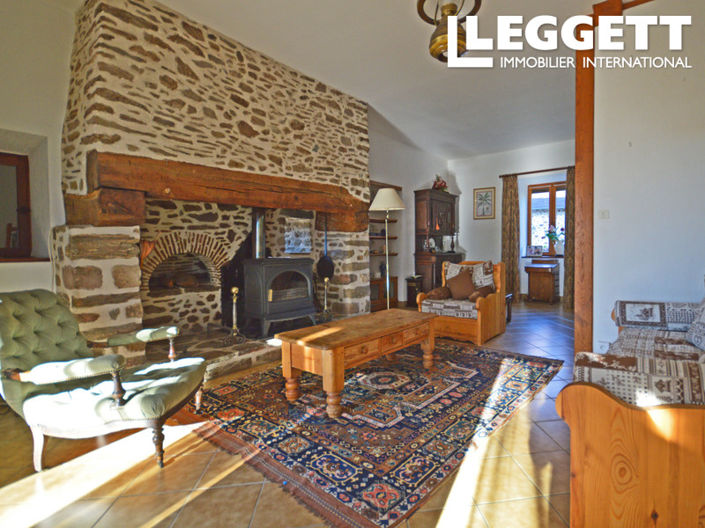 Image No.3-6 Bed House for sale