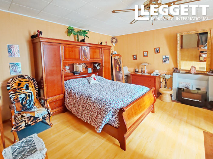 Image No.2-6 Bed House for sale