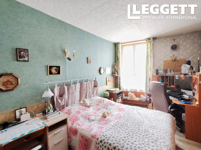 Image No.9-6 Bed House for sale