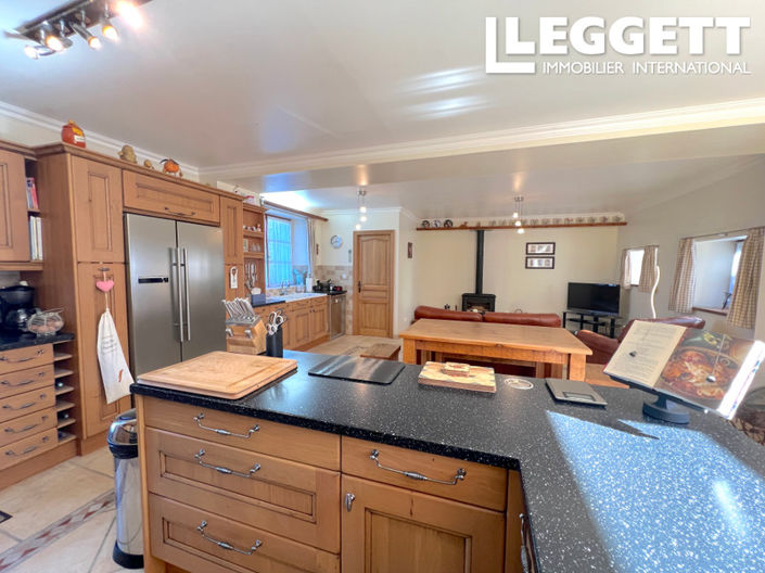 Image No.2-4 Bed House for sale