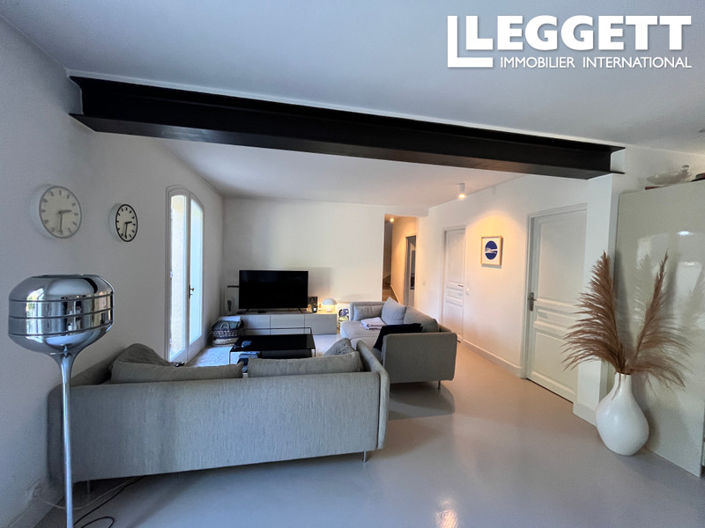 Image No.8-2 Bed House for sale