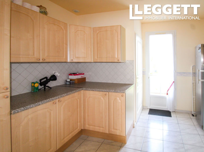 Image No.8-2 Bed House for sale