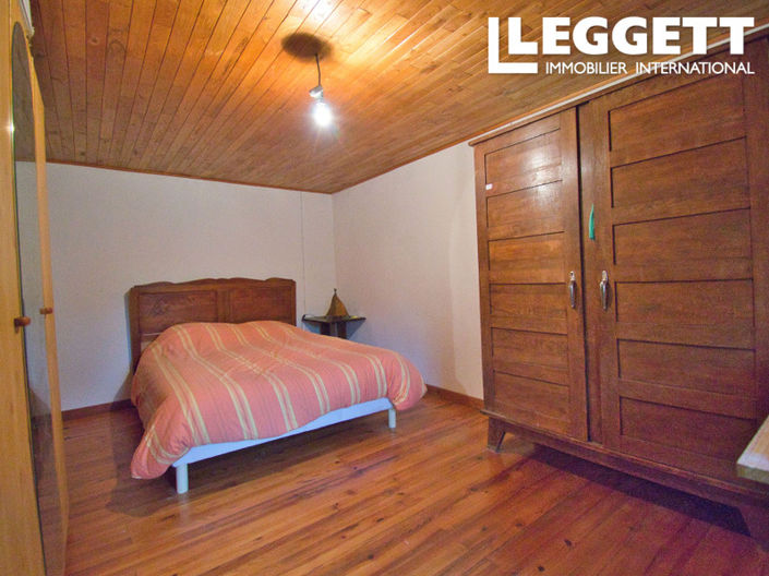 Image No.6-4 Bed House for sale