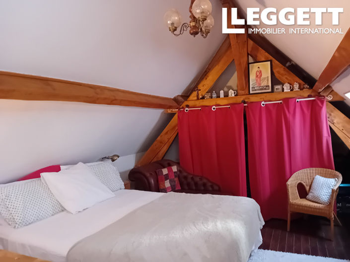 Image No.8-4 Bed House for sale