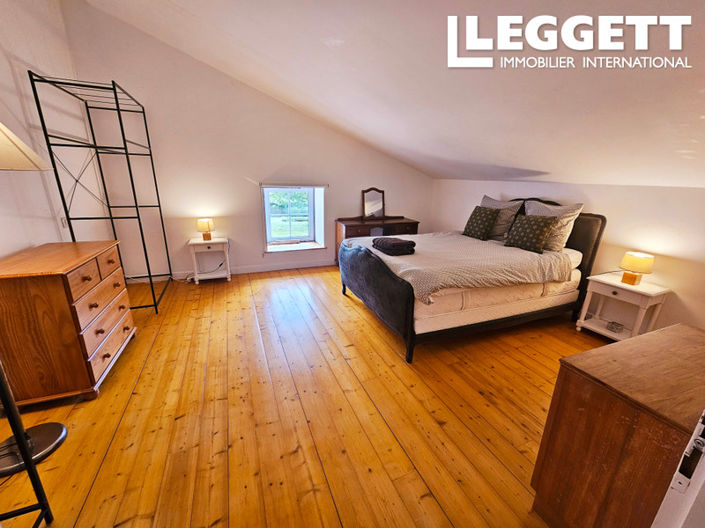 Image No.10-6 Bed House for sale