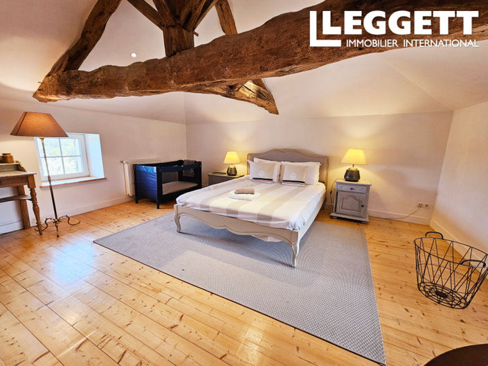 Image No.7-6 Bed House for sale