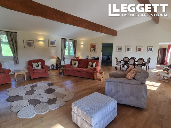 Image No.8-4 Bed House for sale