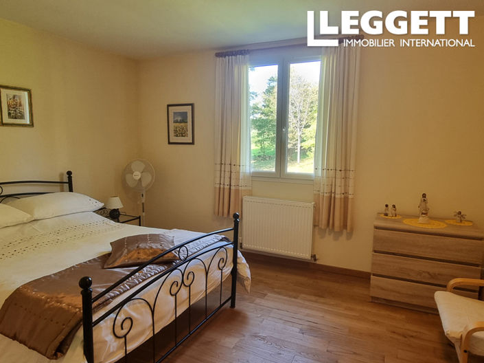 Image No.9-4 Bed House for sale