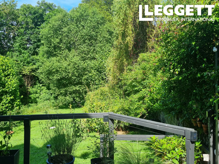 Image No.9-5 Bed House for sale